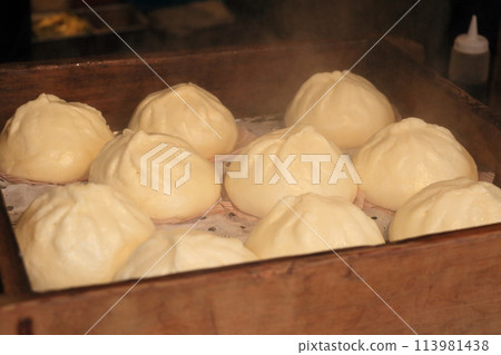 熱蒸豬肉包子 熱蒸包子 熱蒸豬肉包子 熱蒸包子 113981438