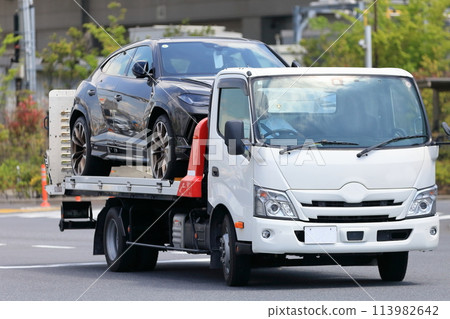Image of a sports car being transported 113982642