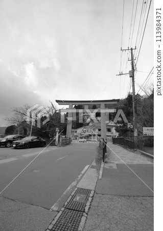 鳥居的輪廓和入口 113984371