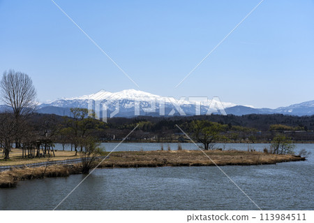 The sacred mountain of Mt. Hakusan as seen from Kibagata 113984511