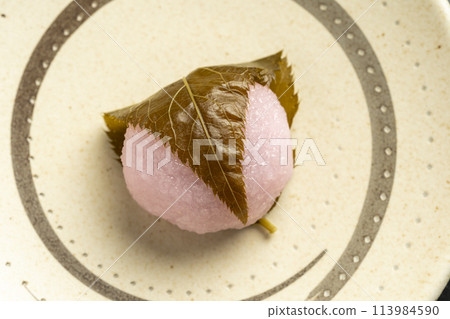 Spring Japanese sweets: Sakuramochi Spring Japanese sweets: Sakuramochi 113984590