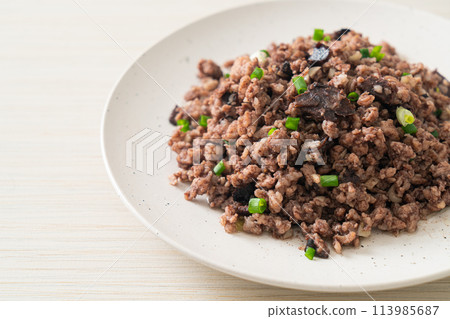 Stir-fried Chinese Olives with Minced Pork Stir-fried Chinese Olives with Minced Pork 113985687