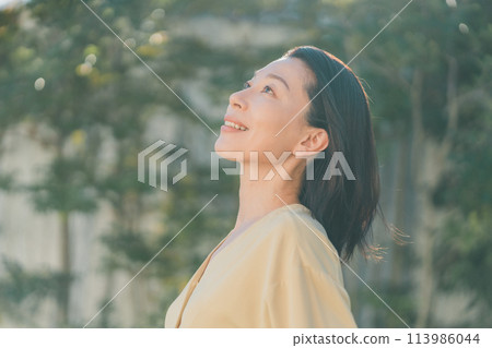 女生 女孩 女性 113986044