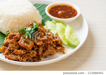 spicy grilled pork with rice 113986441
