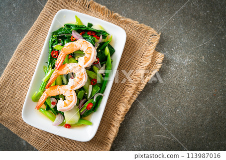 Spicy Chinese Kale Salad with Shrimp 113987016