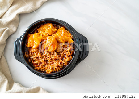 Korean instant noodles with dumplings Korean instant noodles with dumplings 113987122