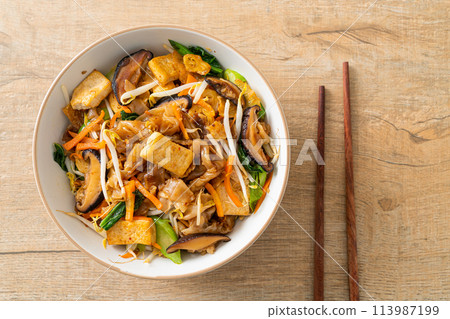 stir-fried noodles with tofu and vegetables stir-fried noodles with tofu and vegetables 113987199