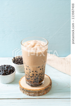 Taiwan milk tea with bubbles Taiwan milk tea with bubbles 113987408
