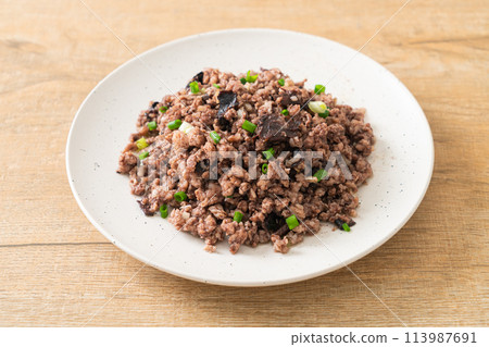 Stir-fried Chinese Olives with Minced Pork 113987691