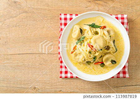 Rice Noodles with Green curry and Fish ball 113987819