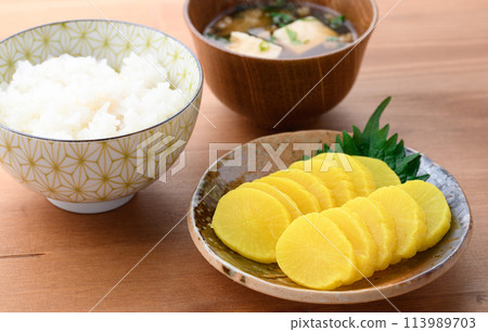 Pickled radish 113989703