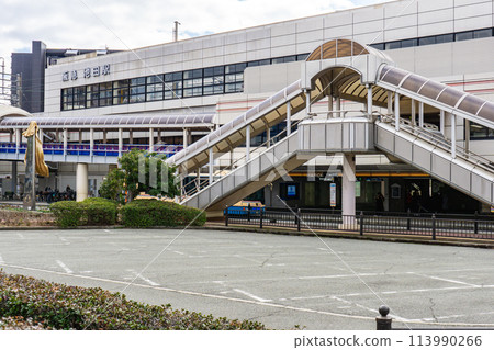 位於大阪府池田市榮町的阪急寶塚本線阪急池田站車站大樓（東口） 113990266
