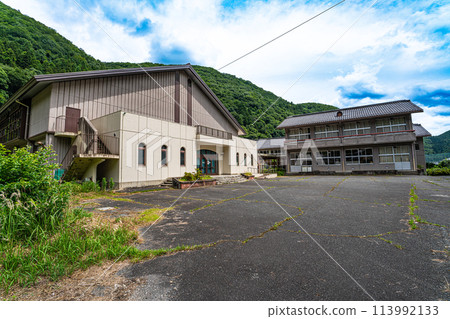 [關閉] 岡山縣高橋市舊備中中學體育館及校舍 113992133