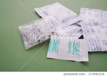 Lots of desiccants and silica gel Lots of desiccants and silica gel 113992326