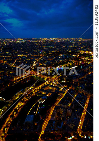 從艾菲爾鐵塔俯瞰法國巴黎 113992482