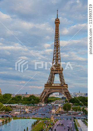 法國旅遊城市巴黎美麗的艾菲爾鐵塔 113993719