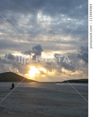 Beautiful sunset at Portnoo Narin beach in County Donegal - Ireland Beautiful sunset at Portnoo Narin beach in County Donegal - Ireland 113994064