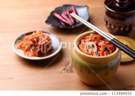 正宗的罐裝泡菜 正宗的罐裝泡菜 113994455