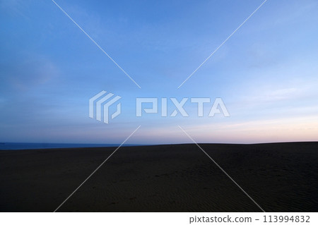 Tottori four seasons walk spring sand dunes 113994832