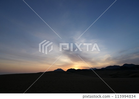 Tottori four seasons walk spring sand dunes 113994834