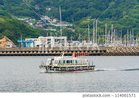 Tsutashima is an uninhabited island in Nio-cho, Mitoyo City, Kagawa Prefecture. 114001571
