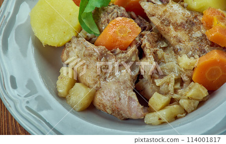 Stuffat tal-Fenek 114001817