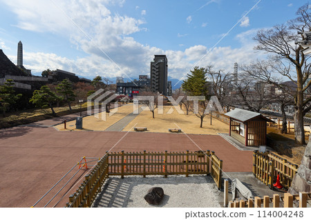 山梨縣甲府市舞鶴城公園廣場,從稻荷櫓眺望 山梨縣甲府市舞鶴城公園廣場,從稻荷櫓眺望 114004248