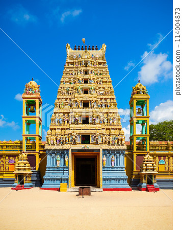 Vallipuram Alvar Vishnu Temple 114004873