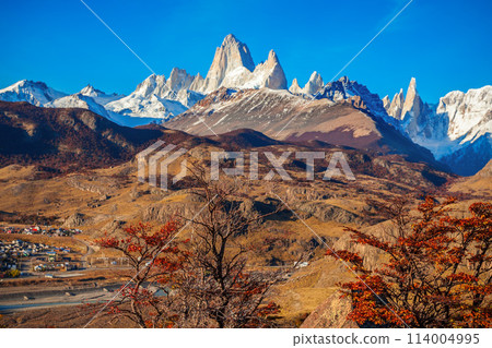 Fitz Roy mountain, Patagonia 114004995