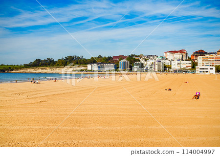 Santander city beach aerial view Santander city beach aerial view 114004997