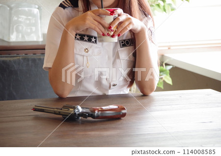 女警持槍審問 女警持槍審問 114008585