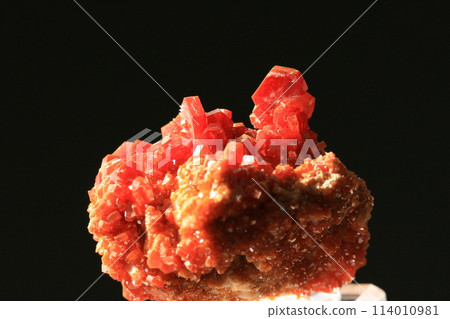 Vanadinite/Vanadinite 114010981