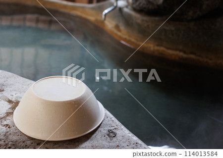 Image of a Japanese open-air bath 114013584