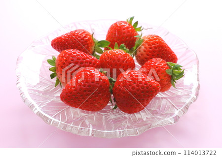 Strawberry  114013722