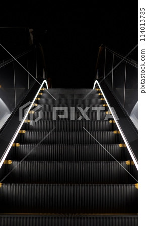 當晚的自動扶梯 當晚的自動扶梯 114013785