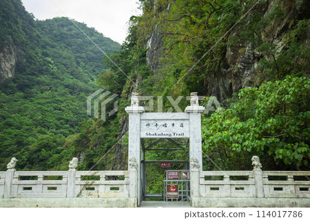 台灣，花蓮，太魯閣，砂卡礑步道，入門口，石獅子，台湾、Hualien、Taroko、Sarawak 114017786