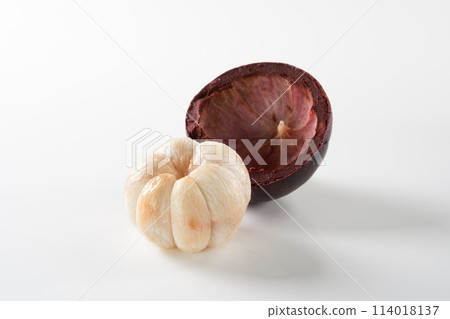 Mangosteen image Mangosteen image 114018137
