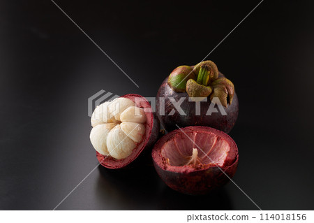 Mangosteen image 114018156