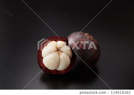 Mangosteen image 114018161