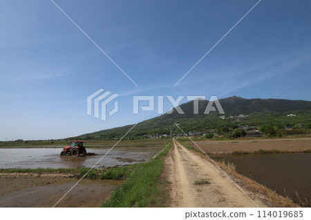 Upside down Tsukuba and tractor Upside down Tsukuba and tractor 114019685
