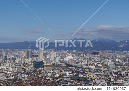 從福井市中心的八幡山展望台眺望 114020987