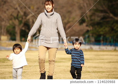 笑臉父母和孩子 114020988