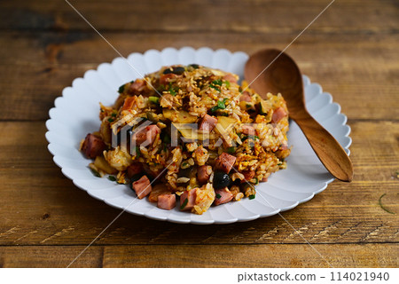 泡菜烤肉炒飯 泡菜烤肉炒飯 114021940