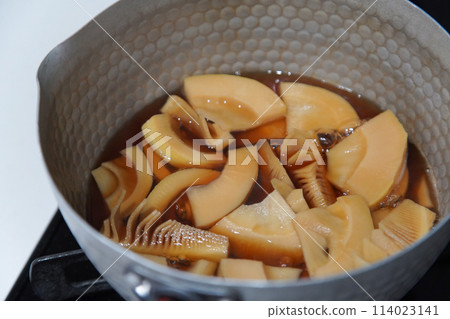 Boiled bamboo shoots Boiled bamboo shoots 114023141