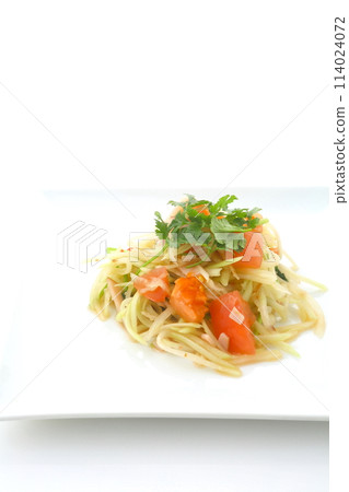 Green papaya salad Somtam Green papaya salad Somtam 114024072