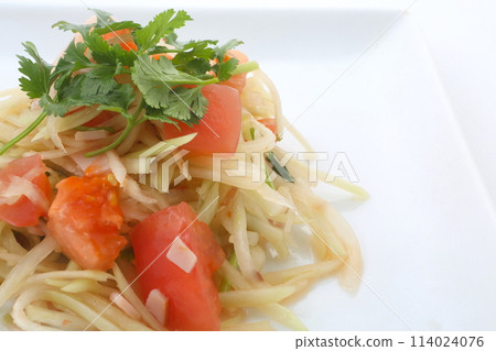 Green papaya salad Somtam Green papaya salad Somtam 114024076