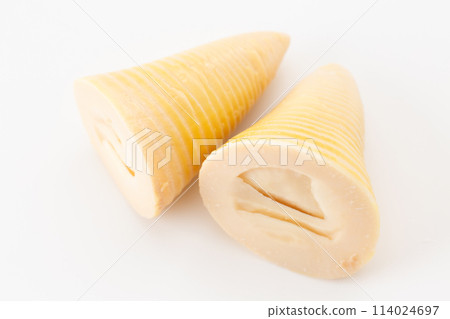 Boiled bamboo shoots on a white background 114024697