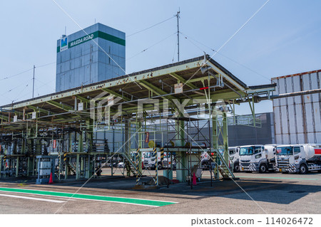 Liquefied natural gas gas station Liquefied natural gas gas station 114026472