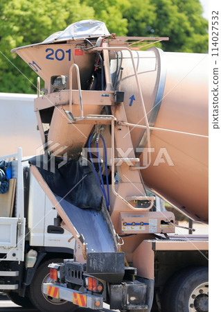 Agitator truck (concrete mixer truck) Agitator truck (concrete mixer truck) 114027532