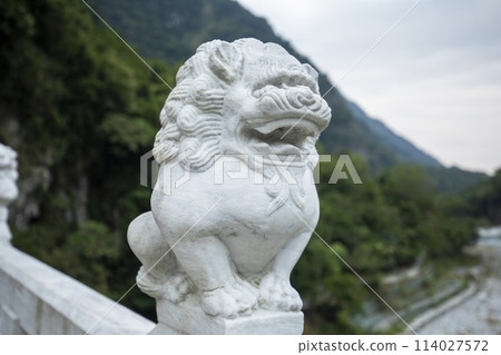 砂岩步道、橋墩、石雕獅、台灣、花蓮、太魯閣、砂岩存根、橋墩、石雕獅子、台灣、 砂岩步道、橋墩、石雕獅、台灣、花蓮、太魯閣、砂岩存根、橋墩、石雕獅子、台灣、 114027572